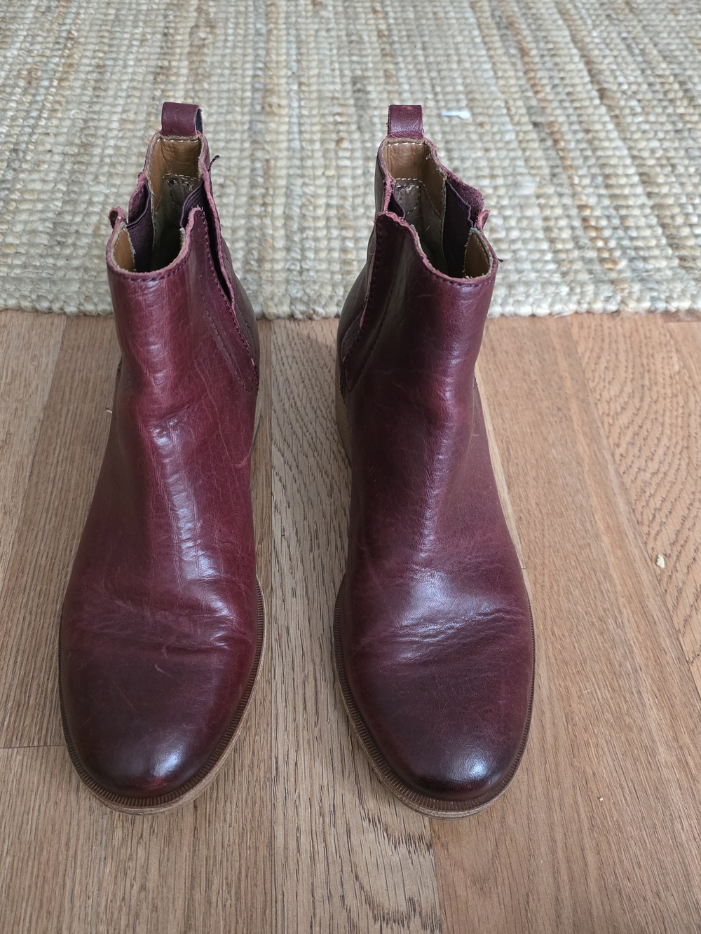 Women's Burgundy Leather Chelsea Boots
